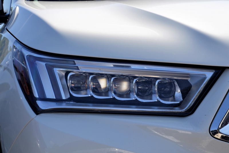 automobile-RAYOL CANADEL SUR MER-min_acura-headlamp-2834131